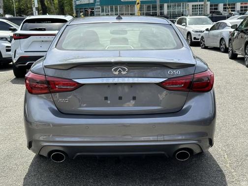 2022 INFINITI Q50 LUXE