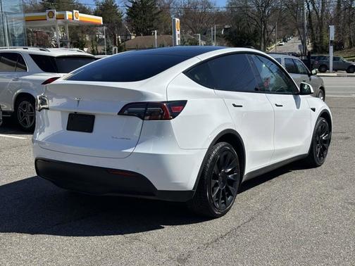 White 2022 Tesla Model Y Long Range