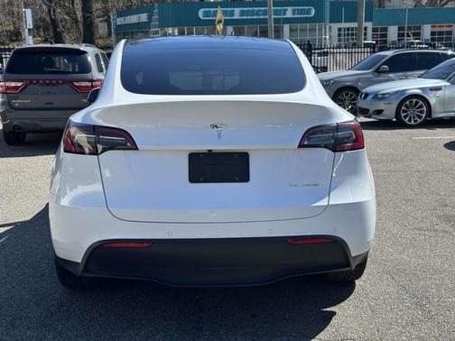 White 2022 Tesla Model Y Long Range