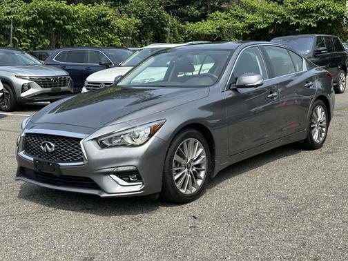 2022 INFINITI Q50 LUXE