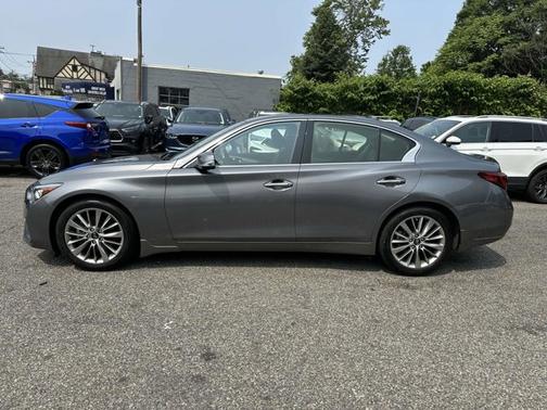 2022 INFINITI Q50 LUXE