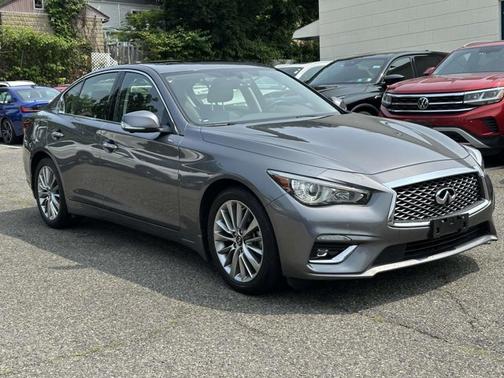 2022 INFINITI Q50 LUXE