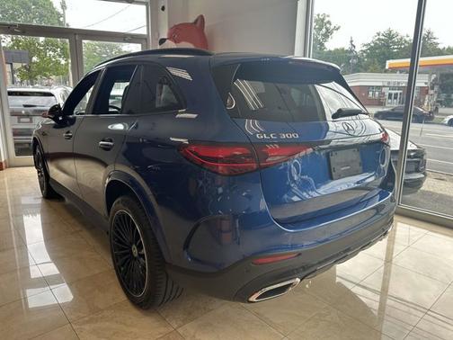 2023 Mercedes-Benz GLC 300 Base