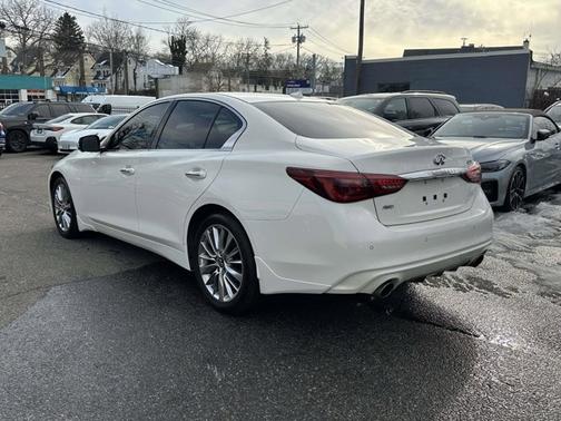 2023 INFINITI Q50 LUXE