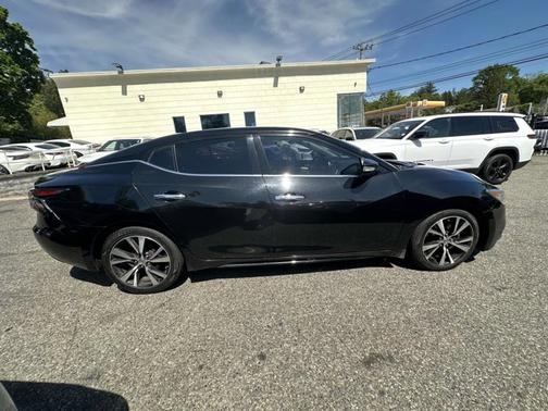 2018 Nissan Maxima SV