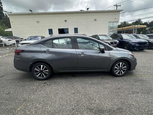 2022 Nissan Versa SV