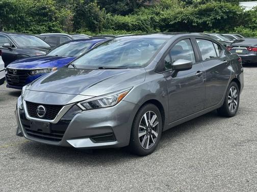 2022 Nissan Versa SV