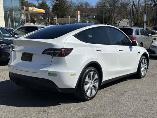 White 2023 Tesla Model Y Long Range