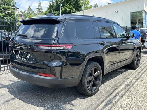 2022 Jeep Grand Cherokee L Altitude