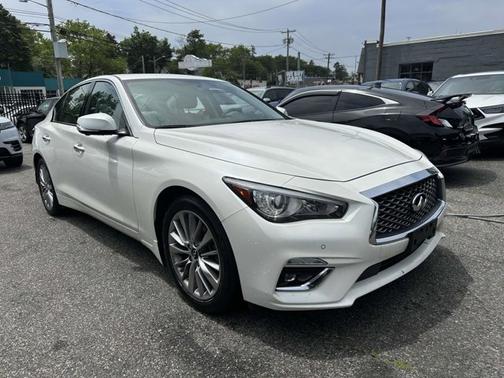 2022 INFINITI Q50 LUXE