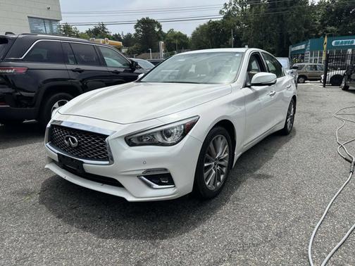 2022 INFINITI Q50 LUXE