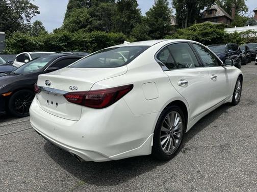 2022 INFINITI Q50 LUXE