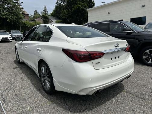 2022 INFINITI Q50 LUXE
