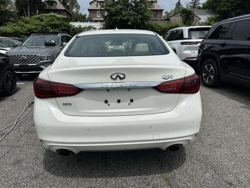 2022 INFINITI Q50 LUXE