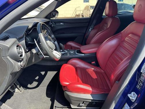 2022 Alfa Romeo Stelvio Sprint