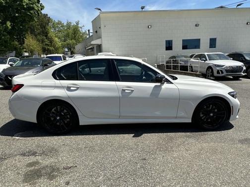 2022 BMW 330 330i xDrive