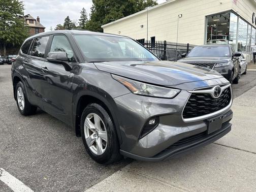 2023 Toyota Highlander LE