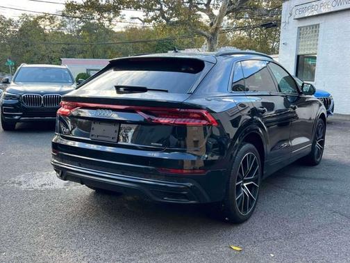 2021 Audi Q8 Premium Plus