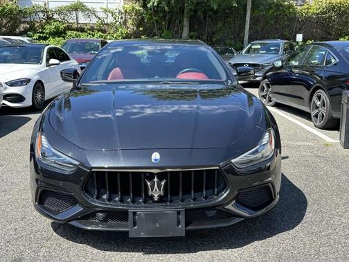 2022 Maserati Ghibli Modena Q4
