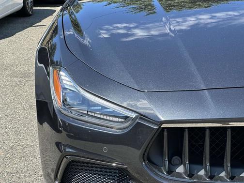 2022 Maserati Ghibli Modena Q4