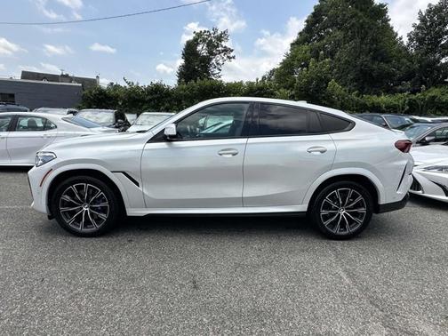 2022 BMW X6 xDrive40i