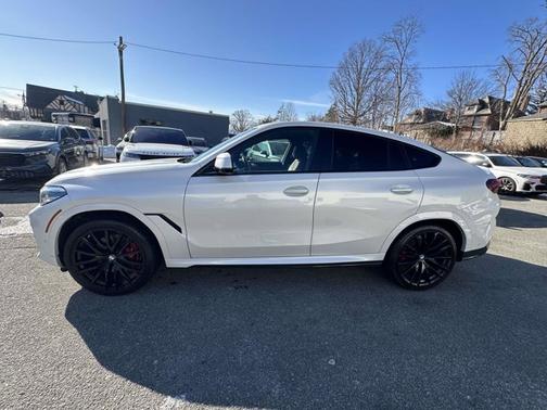 2022 BMW X6 xDrive40i