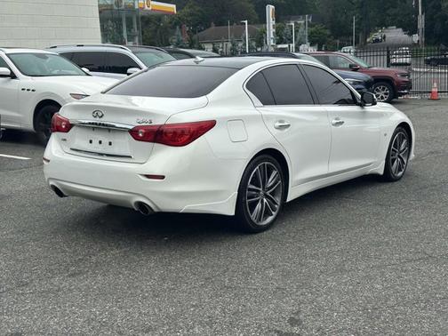 2015 INFINITI Q50 Sport