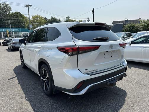 2022 Toyota Highlander XSE