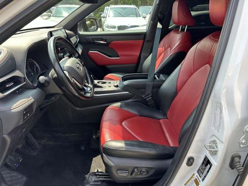 2022 Toyota Highlander XSE