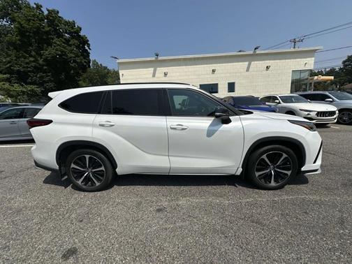 2022 Toyota Highlander XSE