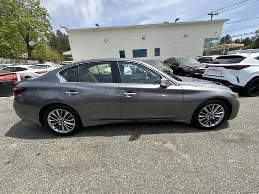 2022 INFINITI Q50 LUXE