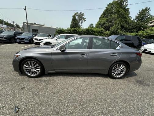 2022 INFINITI Q50 LUXE