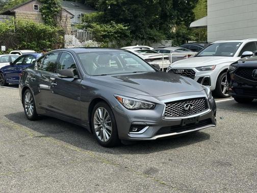 2022 INFINITI Q50 LUXE