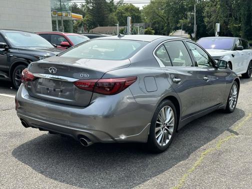 2022 INFINITI Q50 LUXE