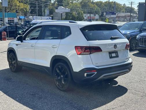 2023 Volkswagen Taos SE