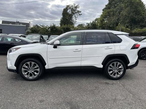 2019 Toyota RAV4 XLE Premium