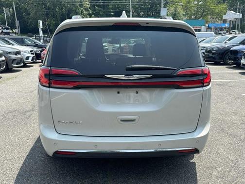 2021 Chrysler Pacifica Touring L