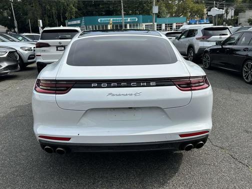 2017 Porsche Panamera 4S