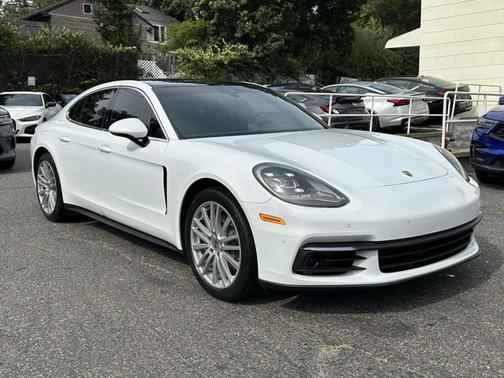 2017 Porsche Panamera 4S