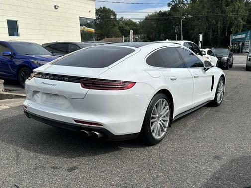 2017 Porsche Panamera 4S