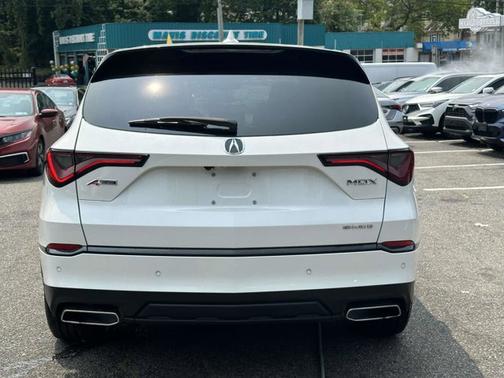 2022 Acura MDX w/A-Spec Package