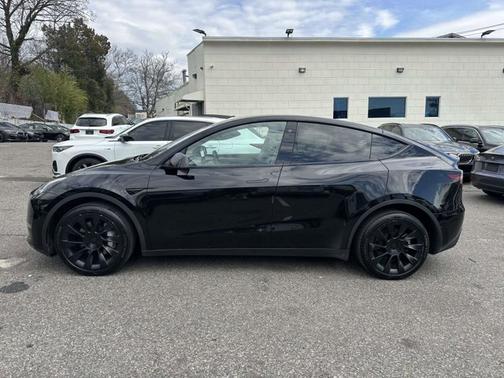 Black 2023 Tesla Model Y Long Range