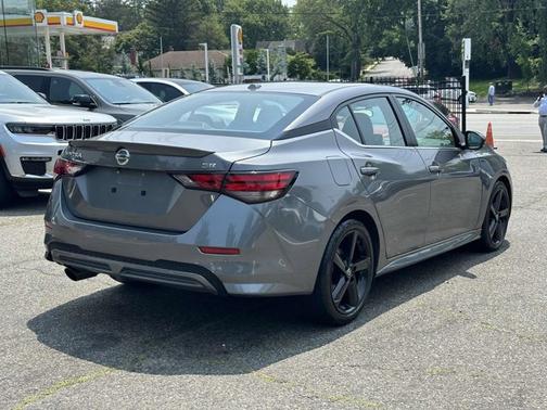 2022 Nissan Sentra SR