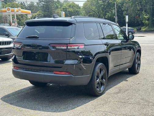 2022 Jeep Grand Cherokee L Altitude