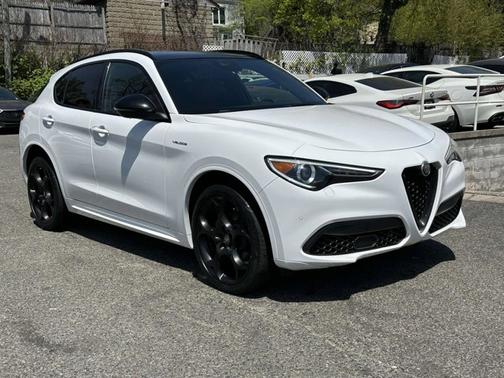 2022 Alfa Romeo Stelvio Veloce