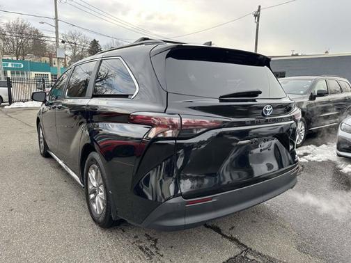 2024 Toyota Sienna XLE