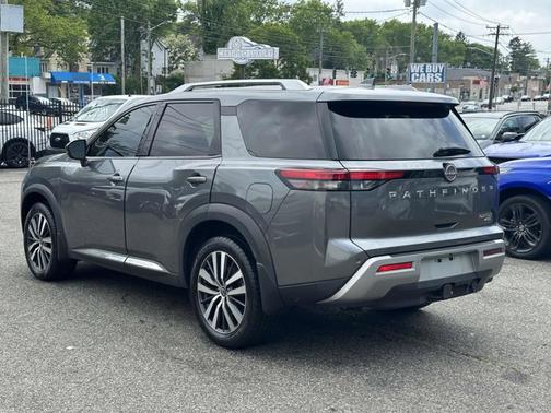 2022 Nissan Pathfinder Platinum