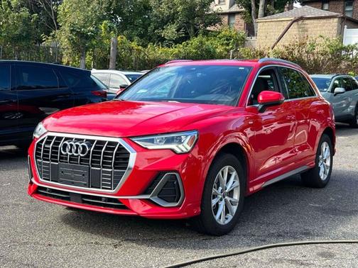 2023 Audi Q3 S line Premium