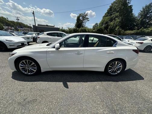 2023 INFINITI Q50 LUXE