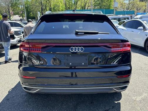 2019 Audi Q8 Premium Plus